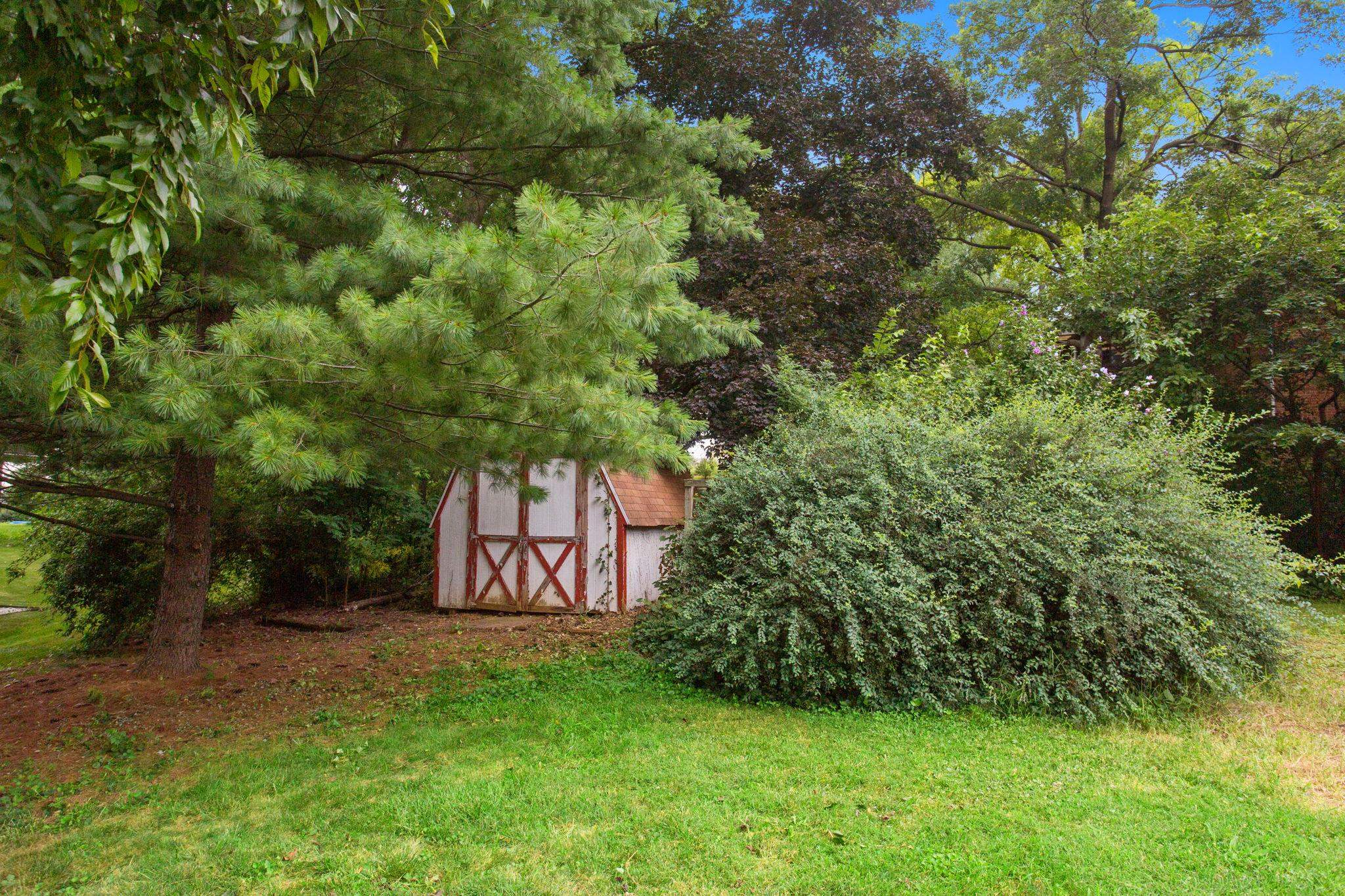 206 BELMONT DR