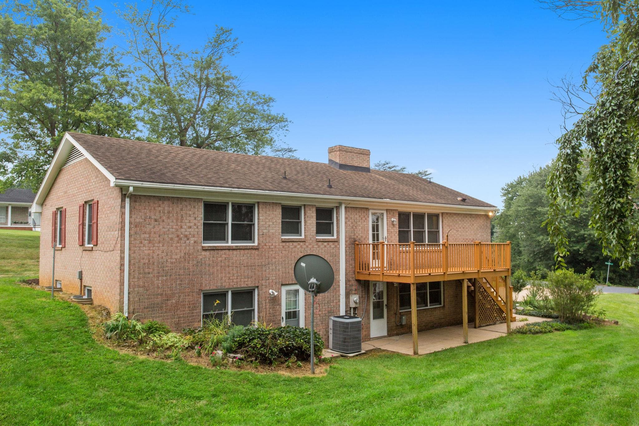 206 BELMONT DR