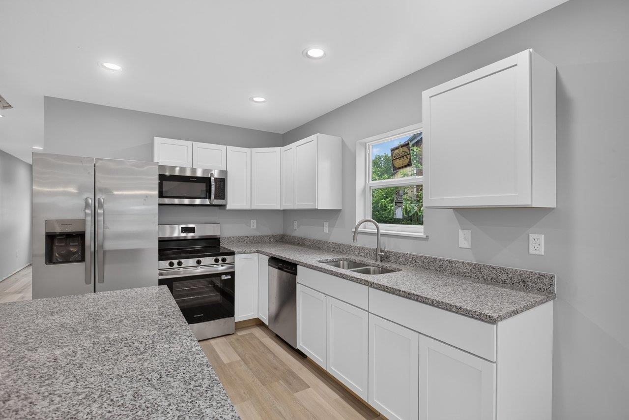 387 TRENTON AVE