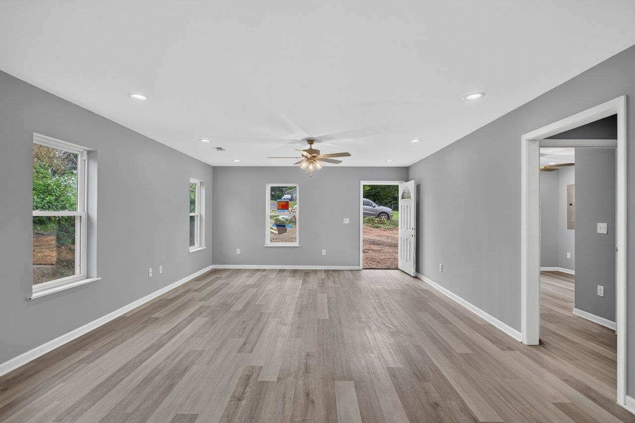 387 TRENTON AVE