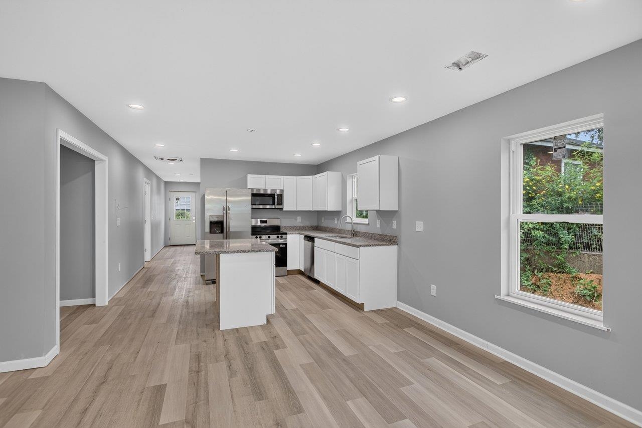391 TRENTON AVE