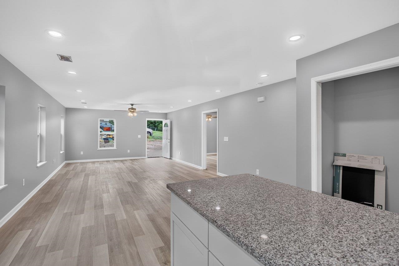 395 TRENTON AVE