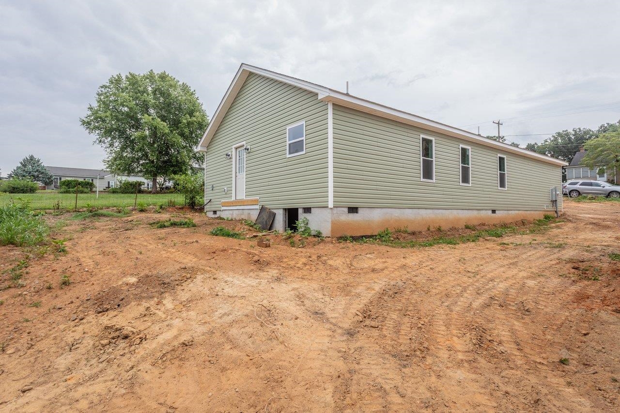 395 TRENTON AVE