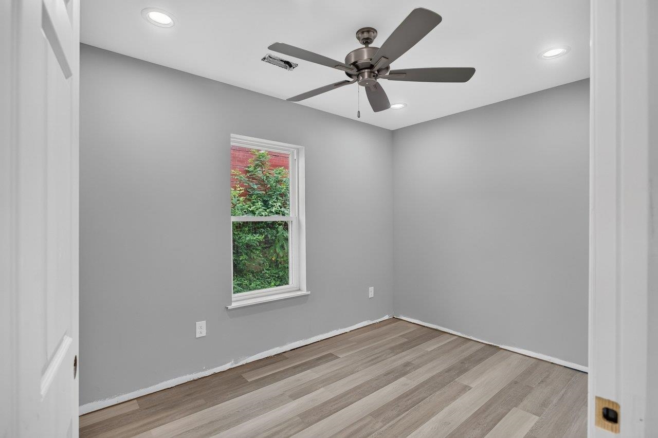 395 TRENTON AVE