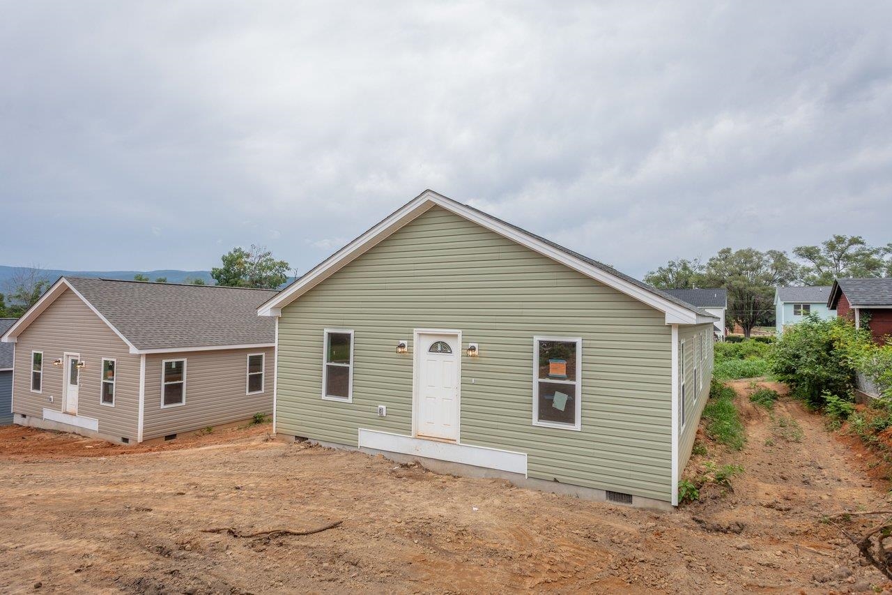 395 TRENTON AVE