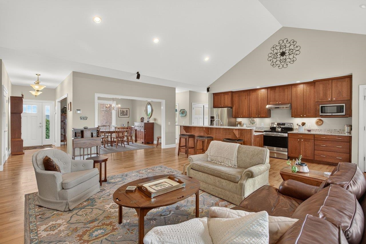 1540 MARIGOLD CIR