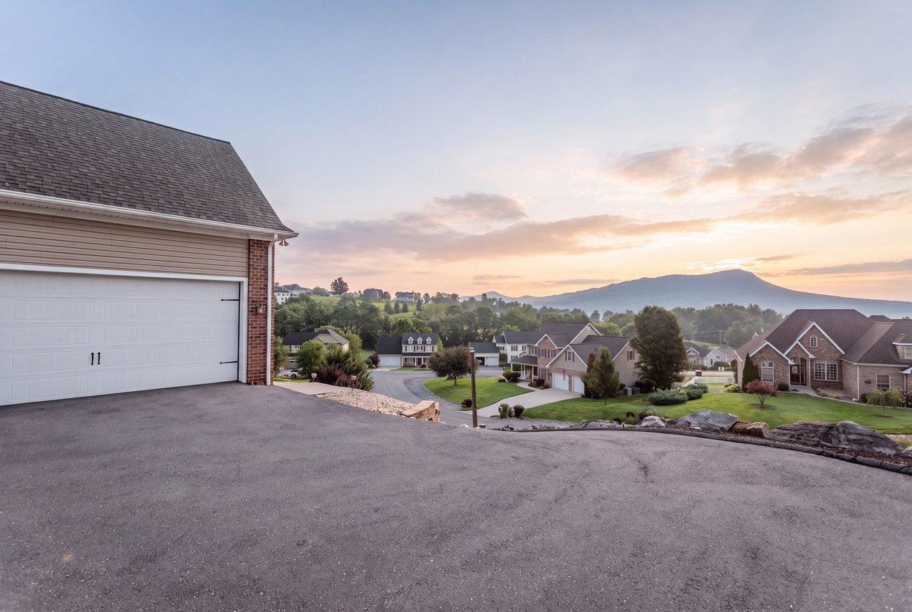 1540 MARIGOLD CIR