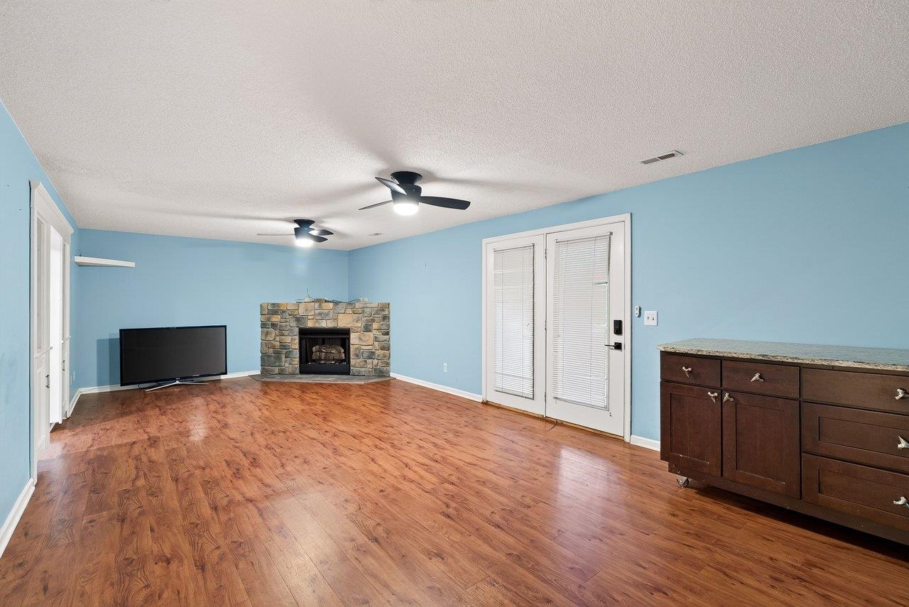 144 CROSS KEYS CT