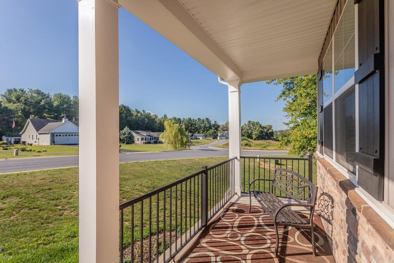 115 WATERFRONT DR