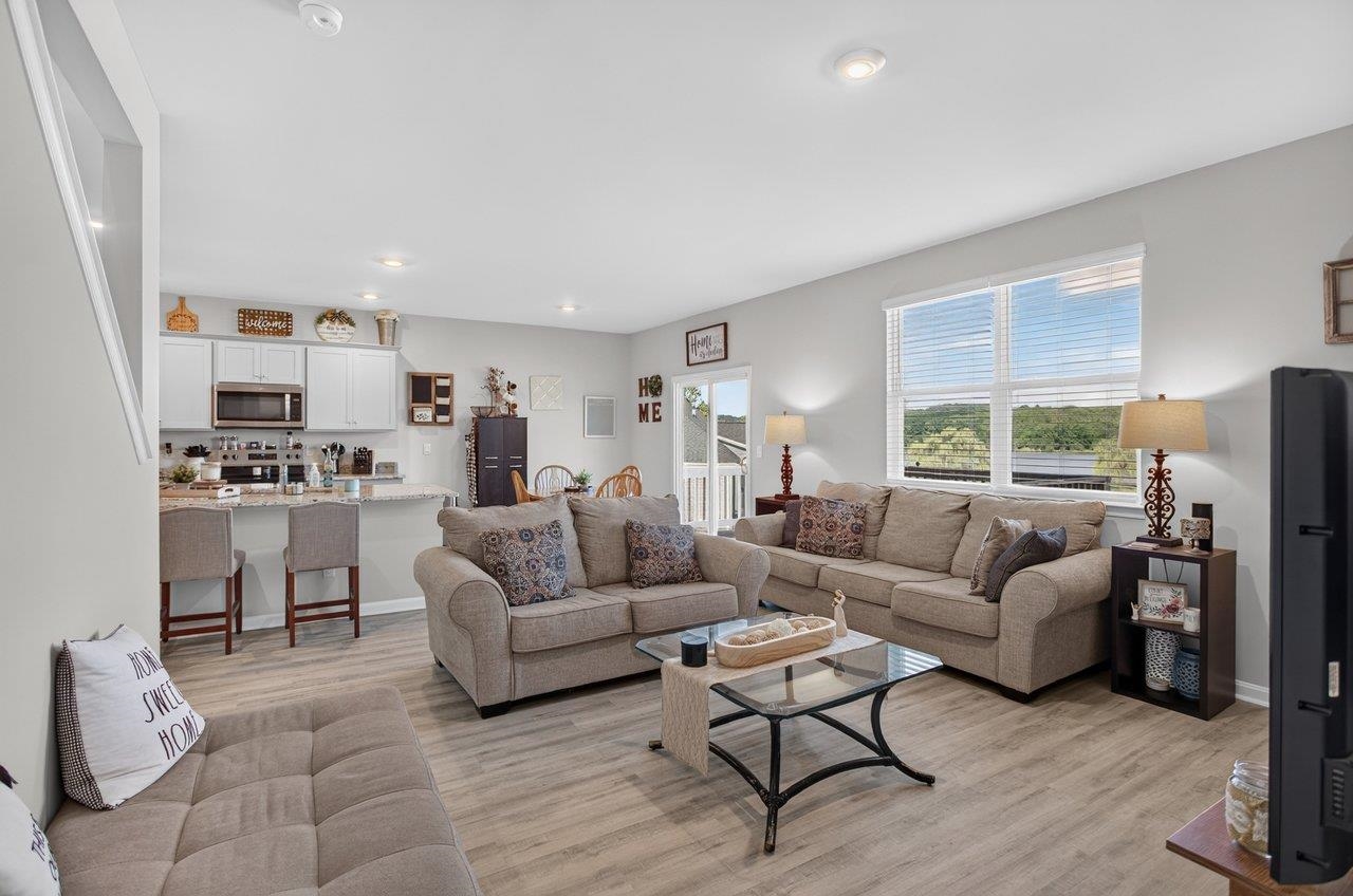 115 WATERFRONT DR