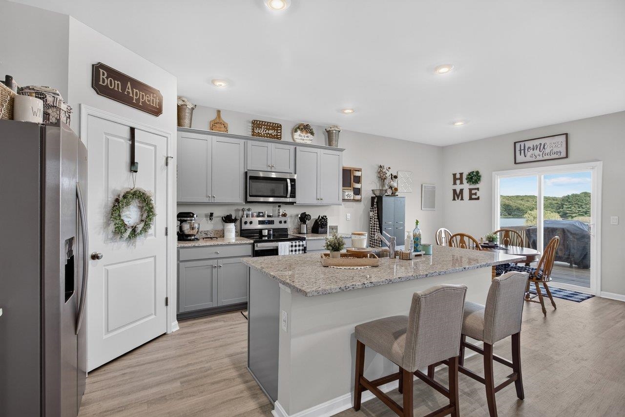 115 WATERFRONT DR
