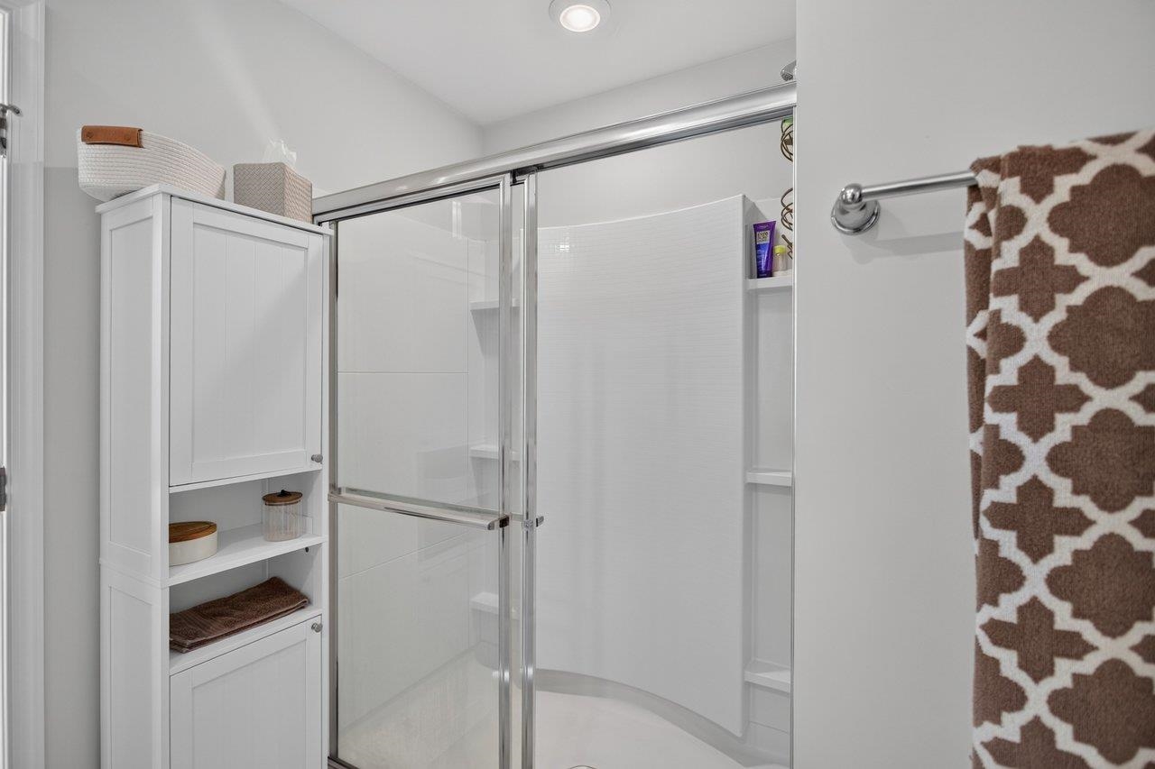 115 WATERFRONT DR