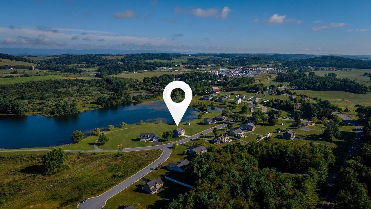 115 WATERFRONT DR