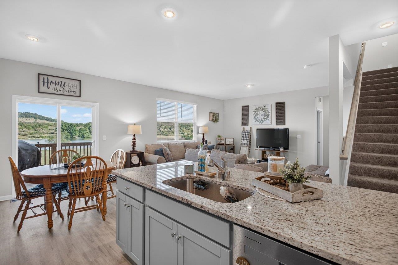 115 WATERFRONT DR