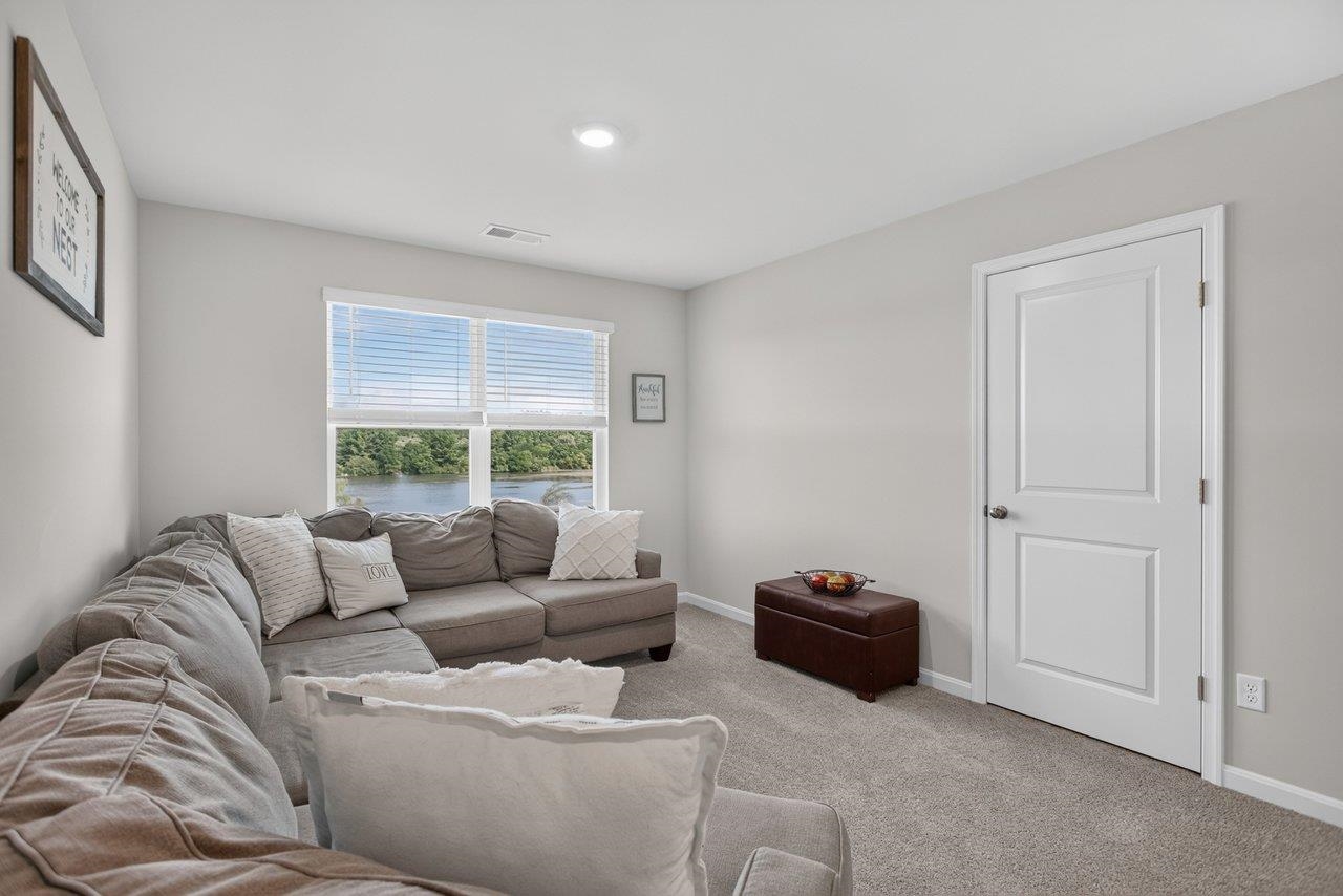 115 WATERFRONT DR
