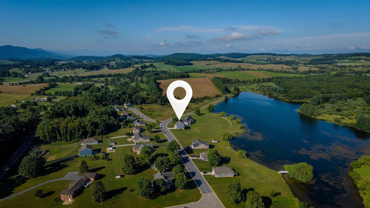 115 WATERFRONT DR