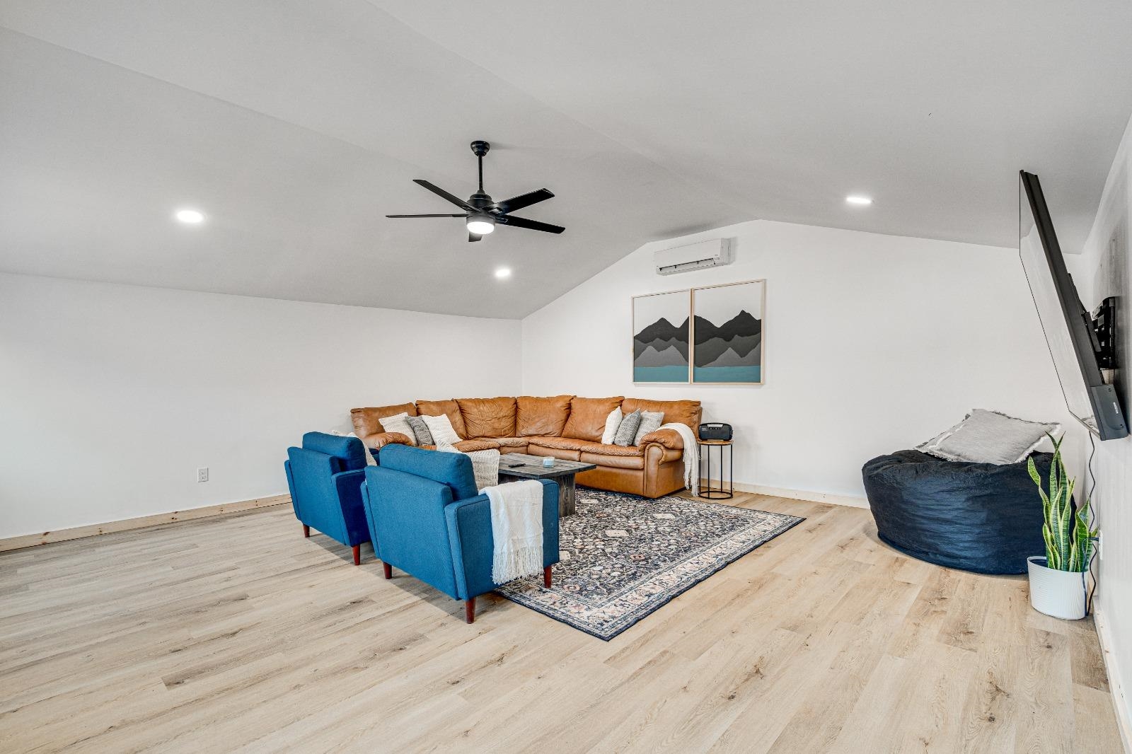 393 CROOKED RUN RD