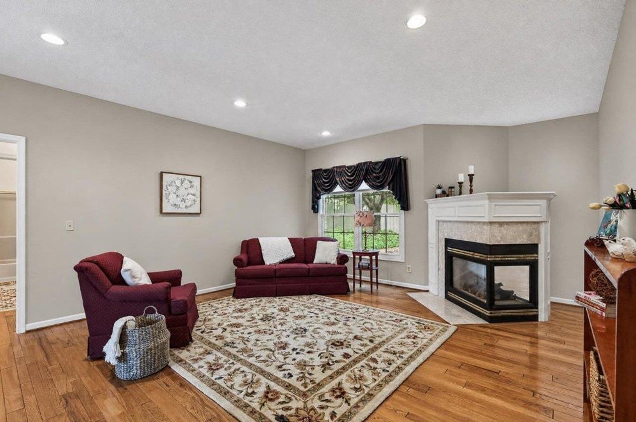 3267 MESINETTO CREEK DR