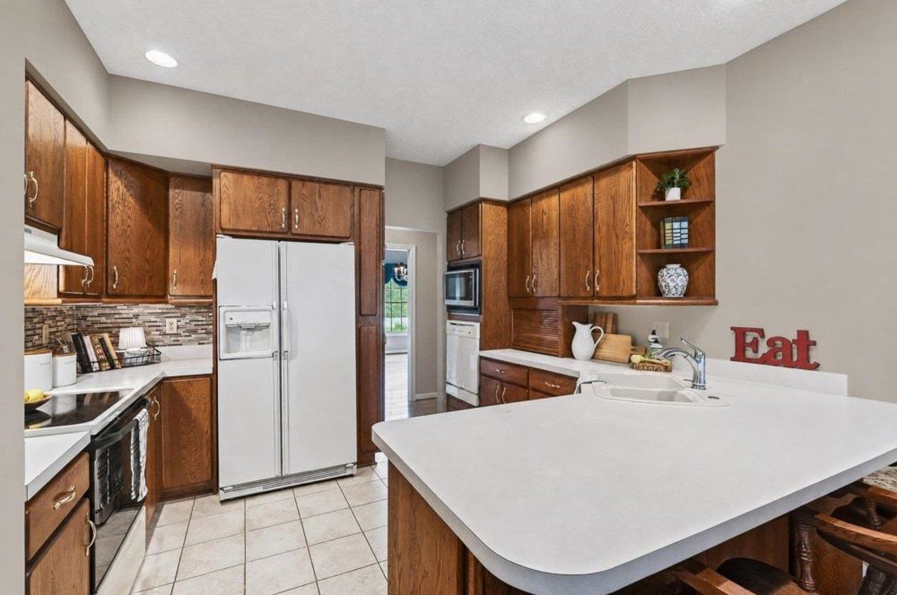 3267 MESINETTO CREEK DR