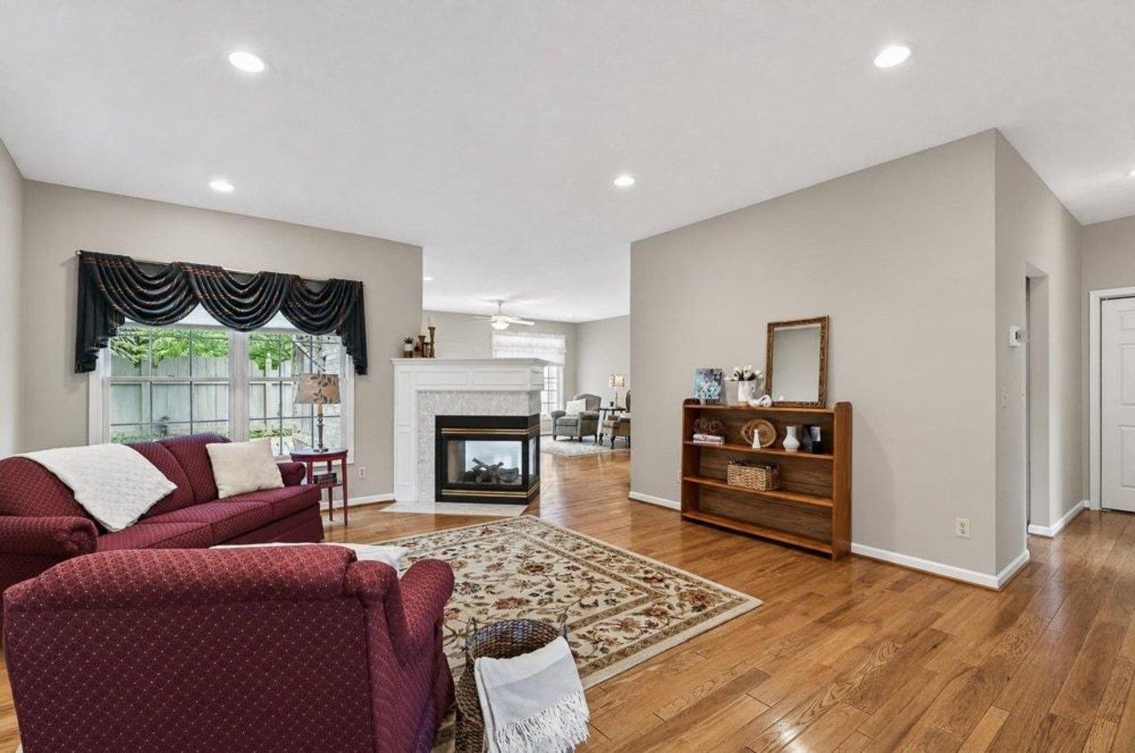 3267 MESINETTO CREEK DR