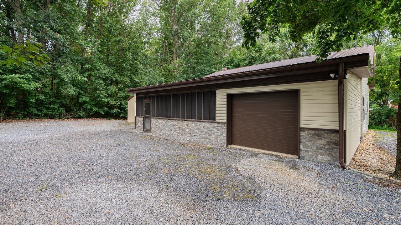 3066 MOUNTAIN FARM RD