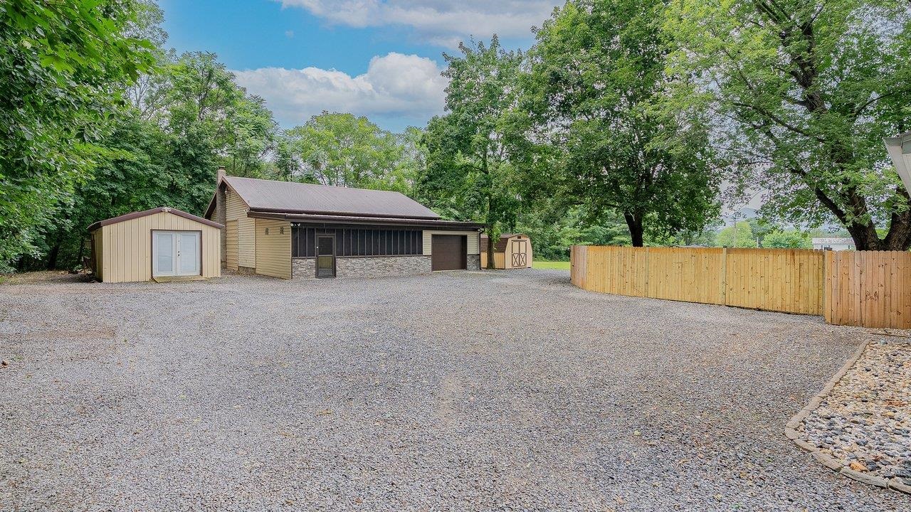 3066 MOUNTAIN FARM RD