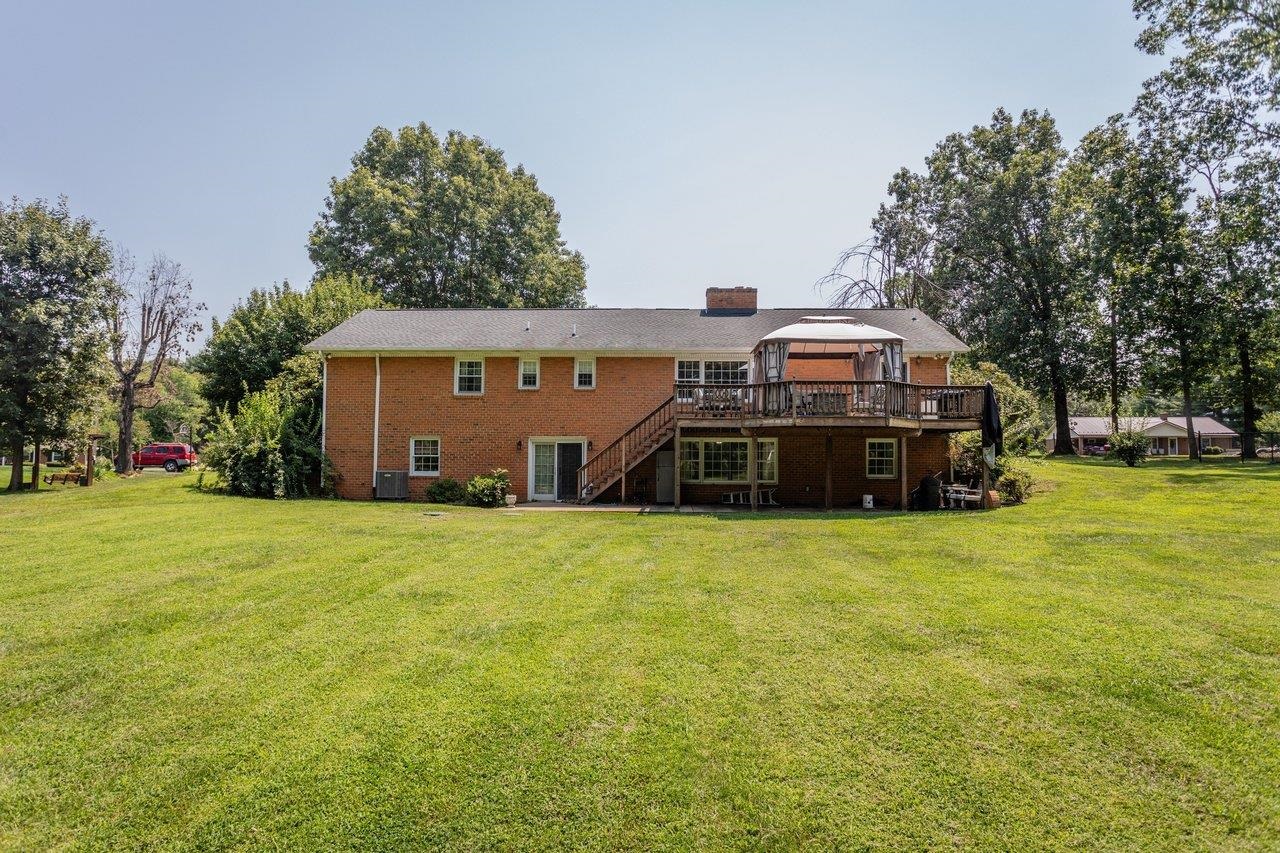 207 CIRCLE VIEW RD
