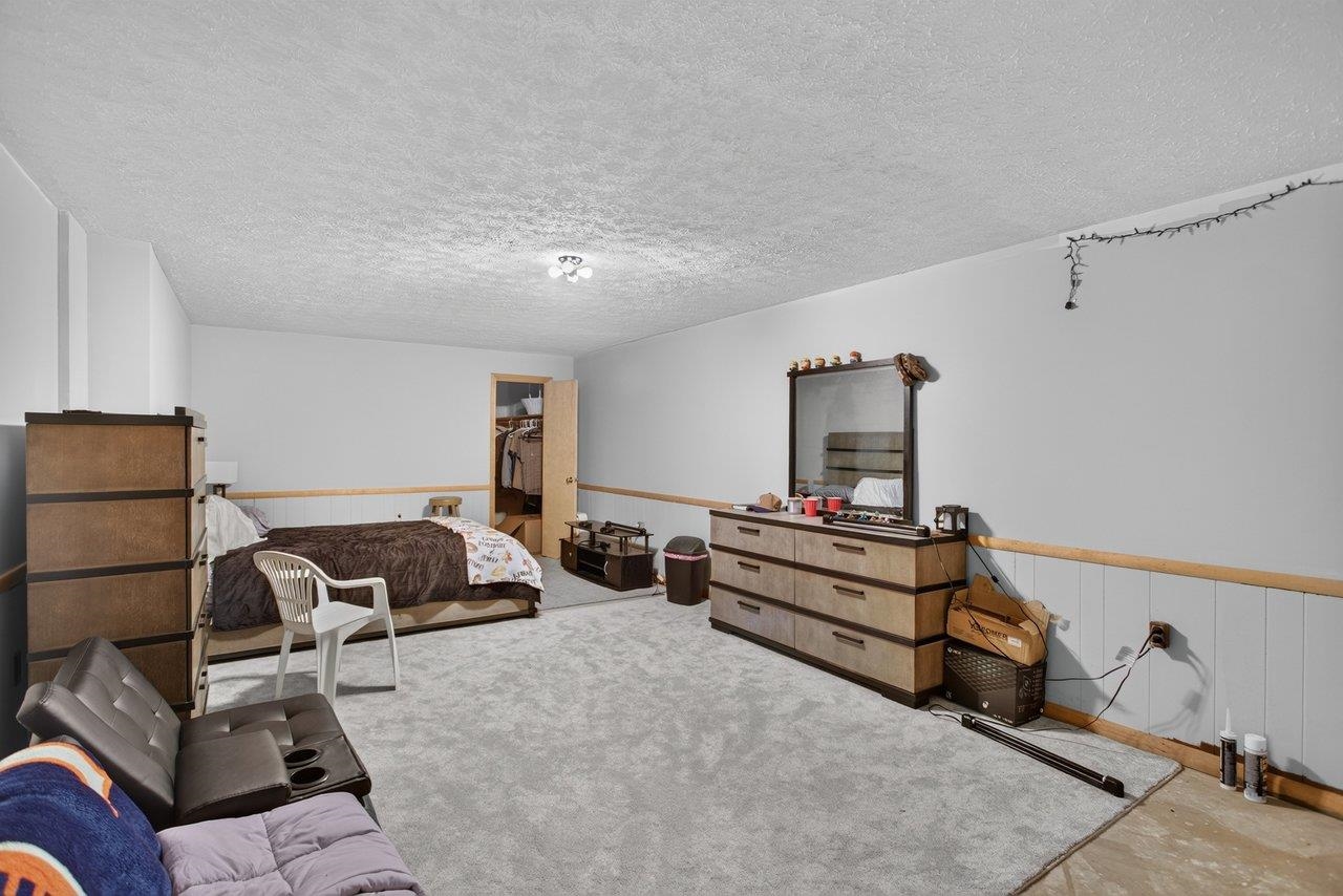207 CIRCLE VIEW RD