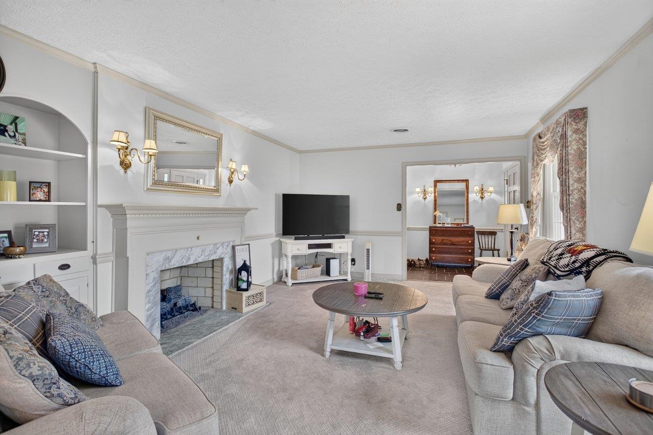 207 CIRCLE VIEW RD