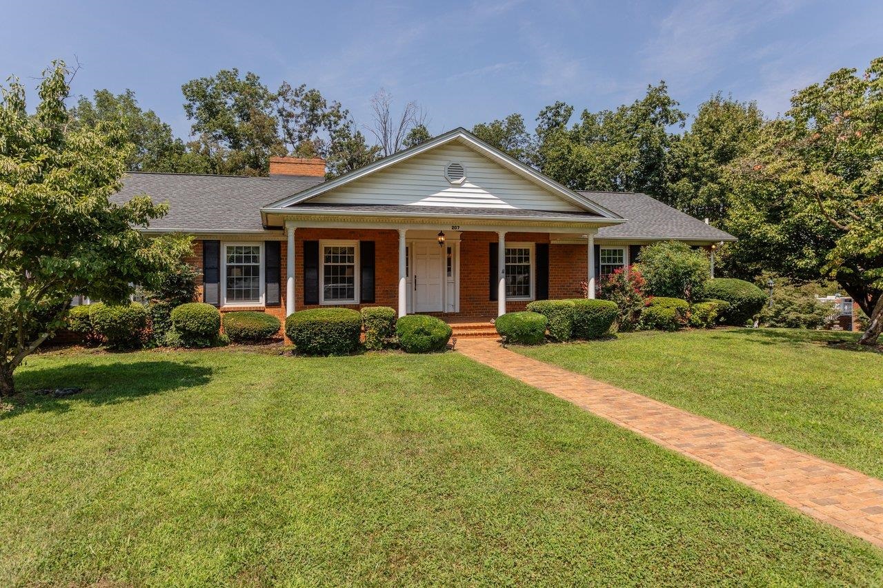 207 CIRCLE VIEW RD