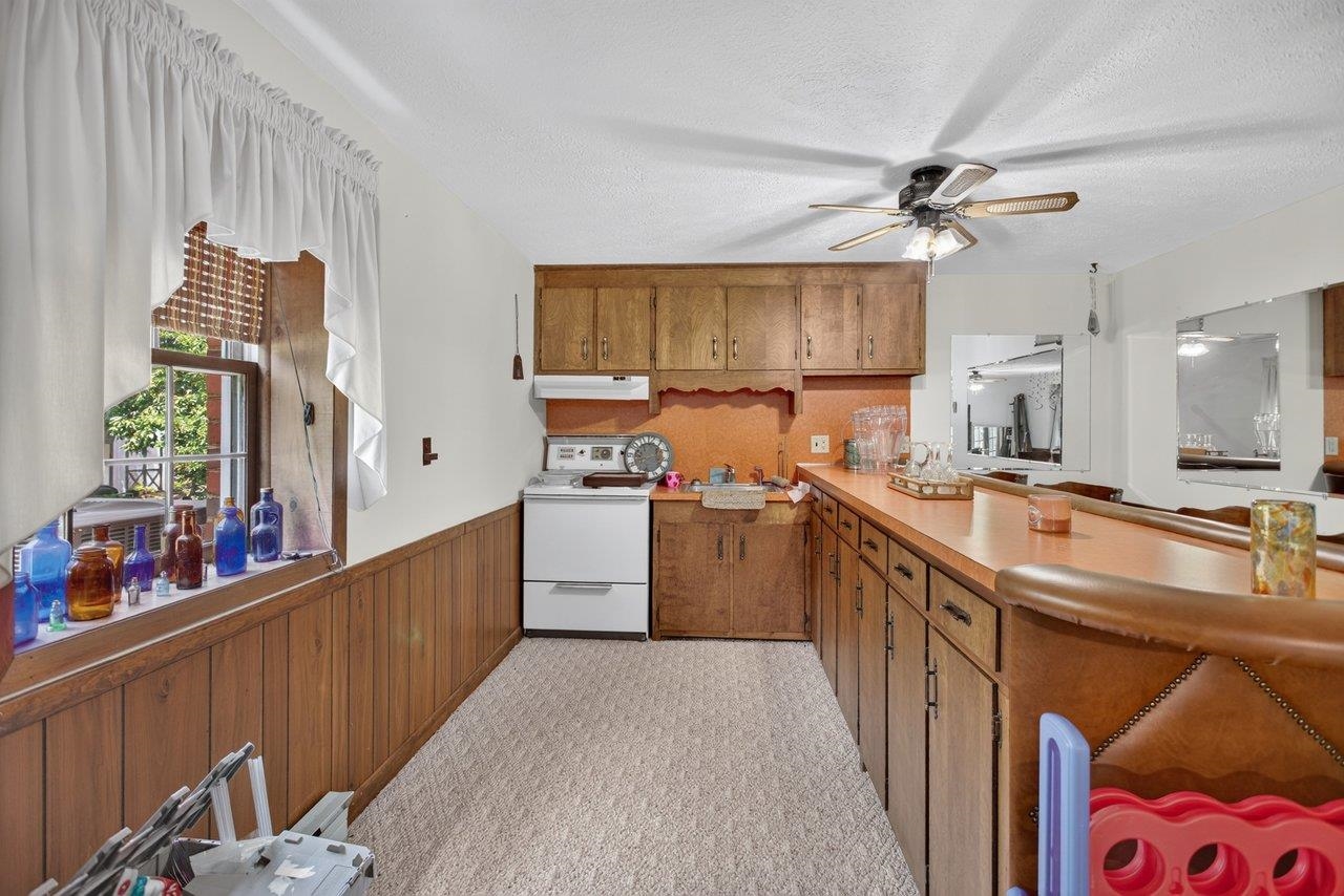 207 CIRCLE VIEW RD