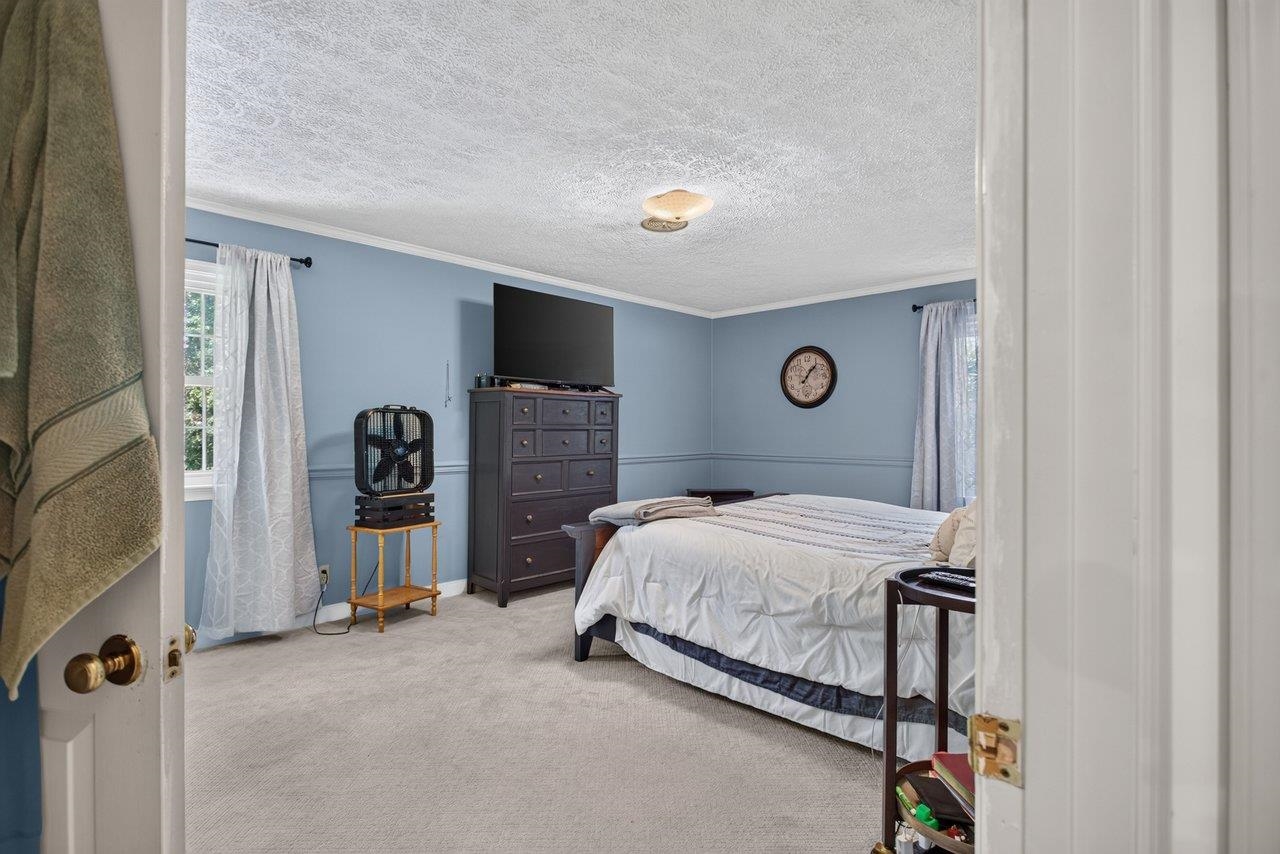 207 CIRCLE VIEW RD