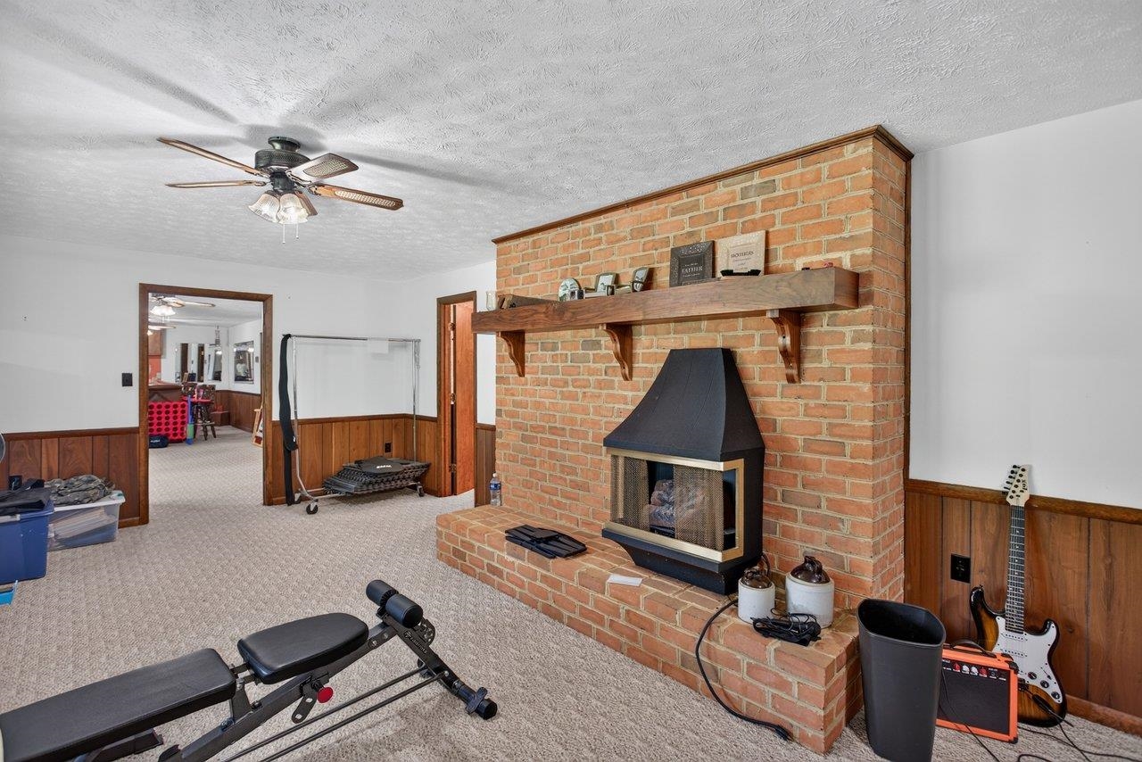 207 CIRCLE VIEW RD