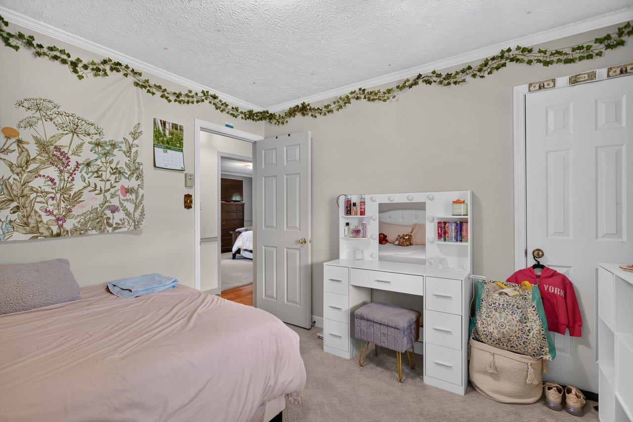 207 CIRCLE VIEW RD