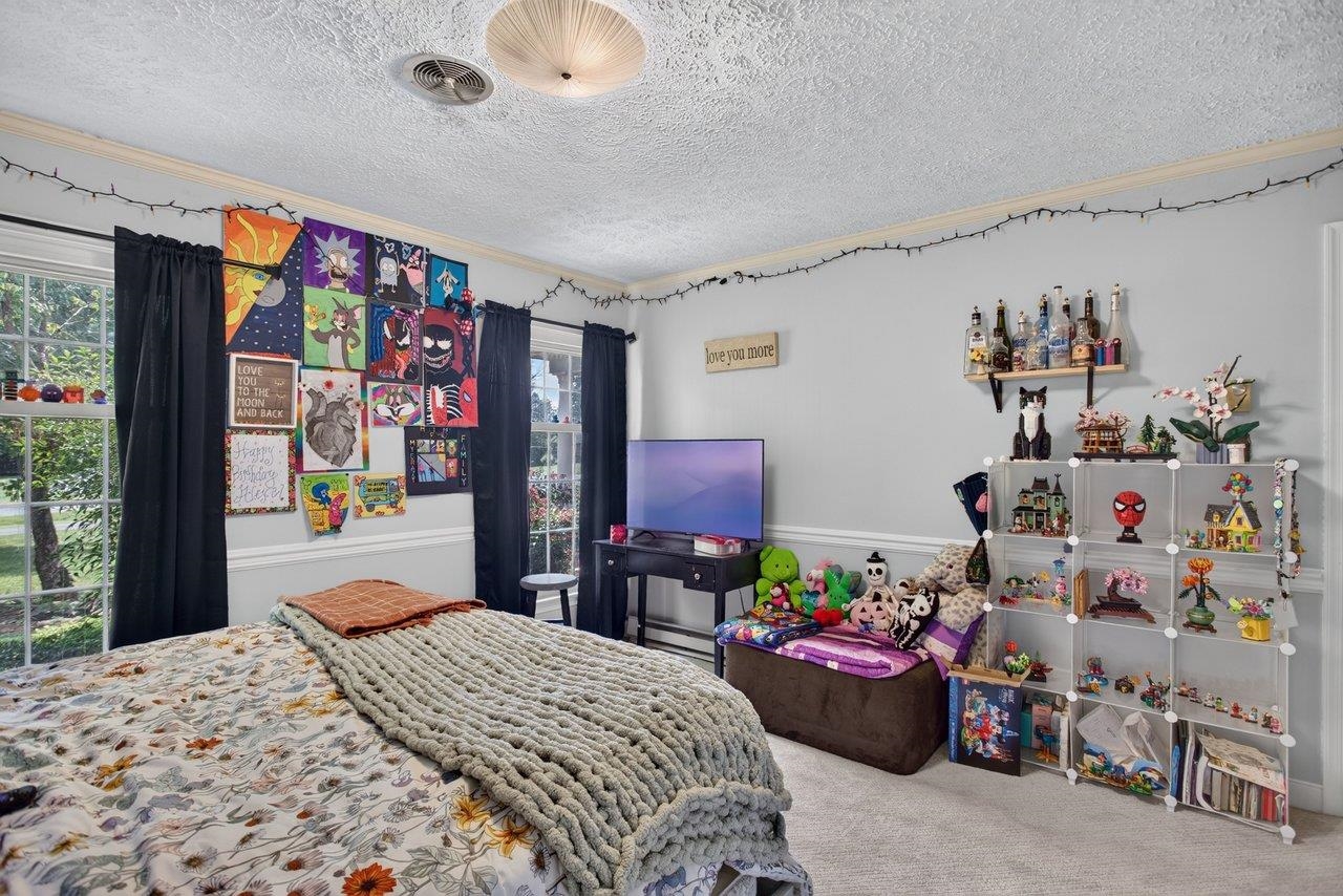 207 CIRCLE VIEW RD