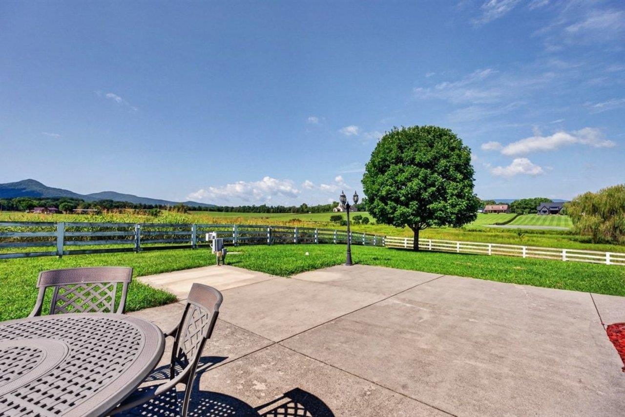 467 VISTA VIEW RD