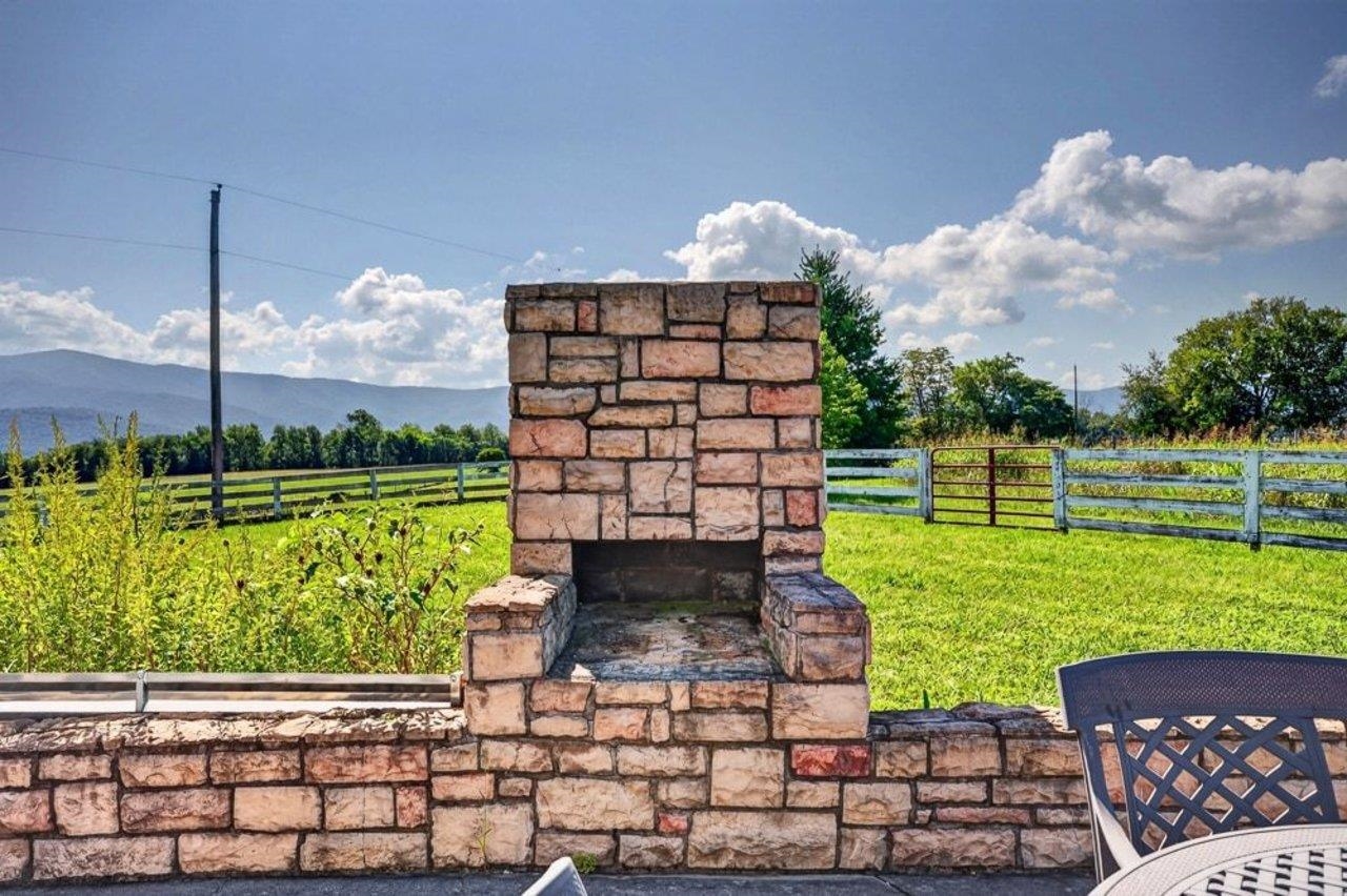 467 VISTA VIEW RD