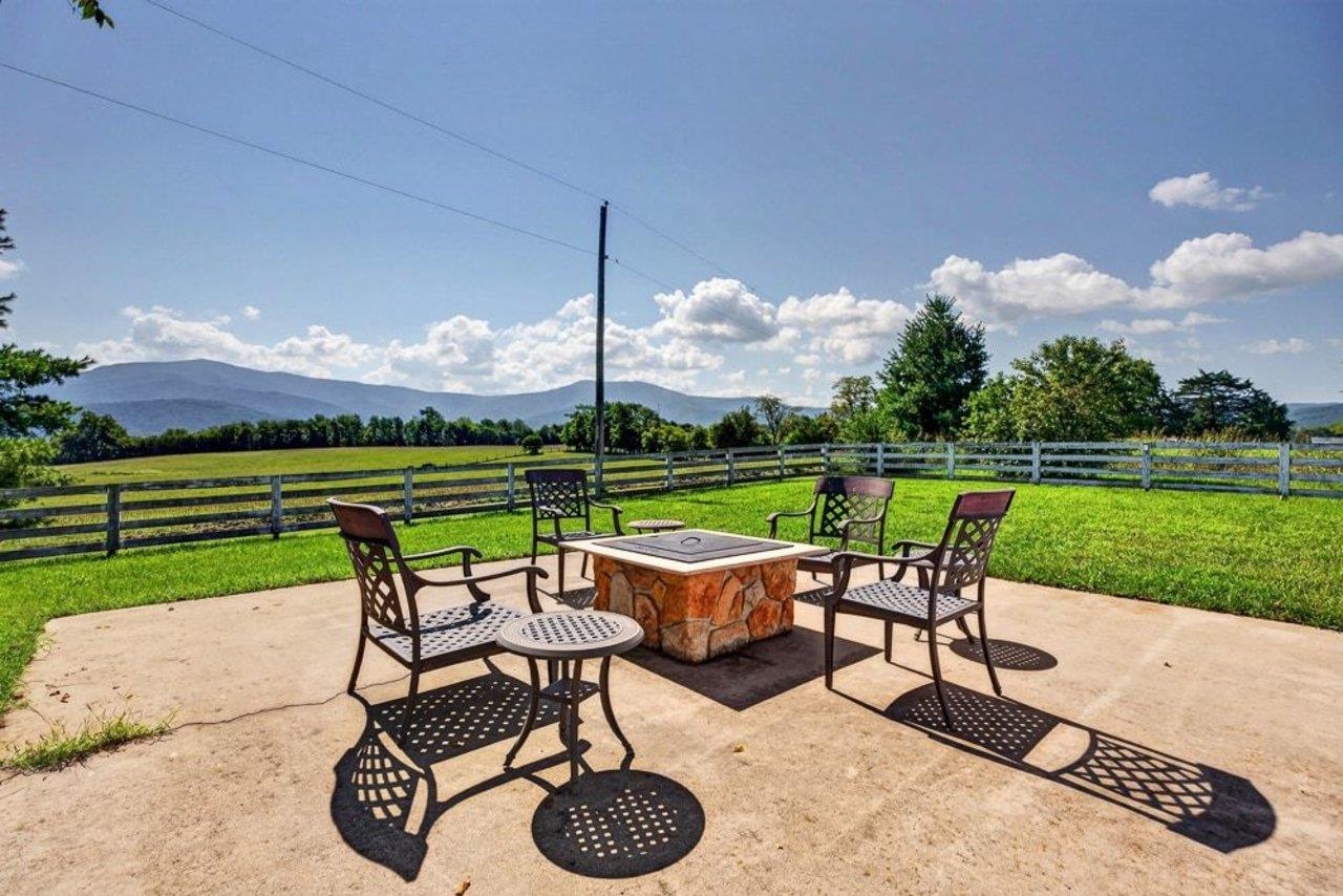 467 VISTA VIEW RD