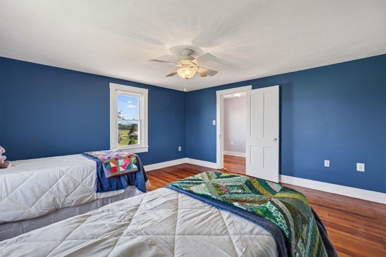 467 VISTA VIEW RD