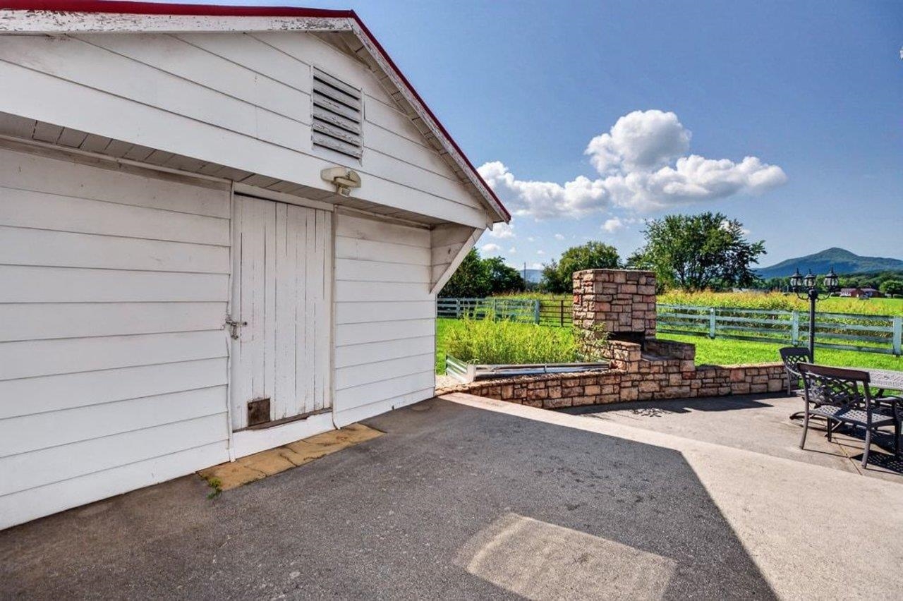 467 VISTA VIEW RD