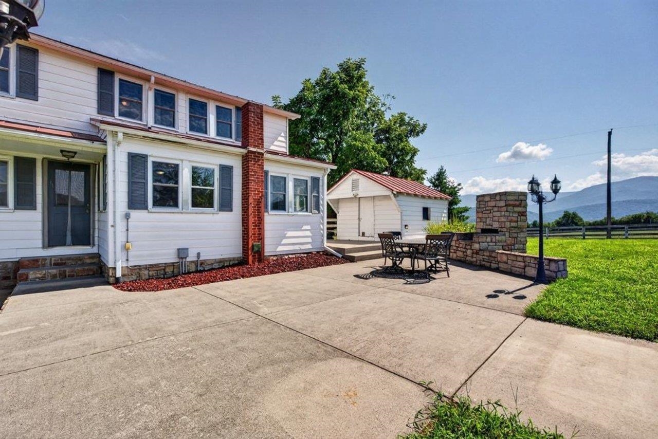 467 VISTA VIEW RD