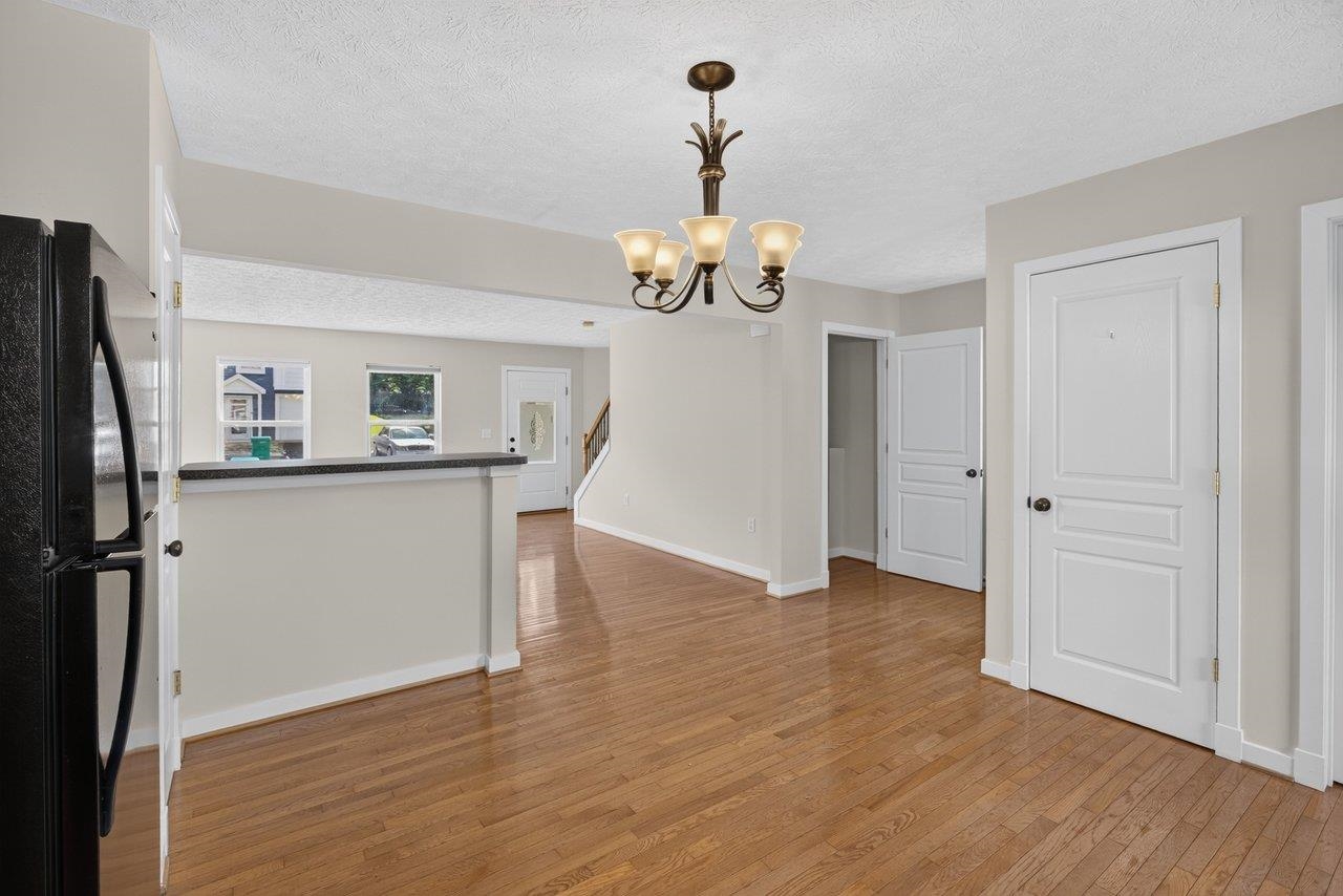 1233 FROST PL