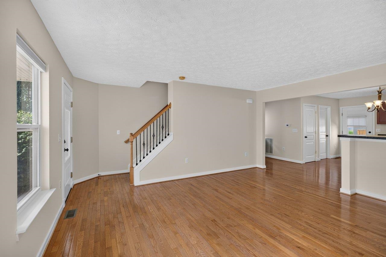 1233 FROST PL