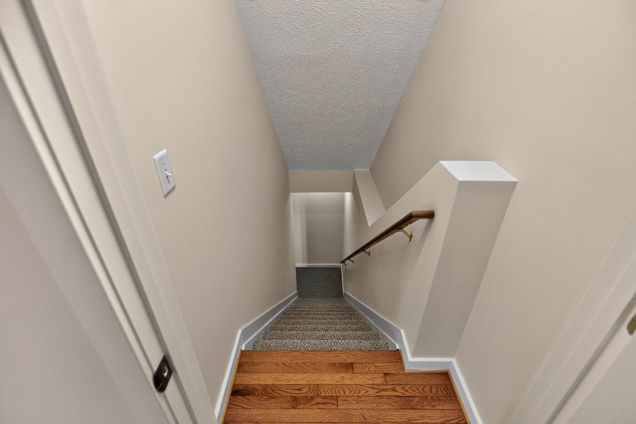 1233 FROST PL