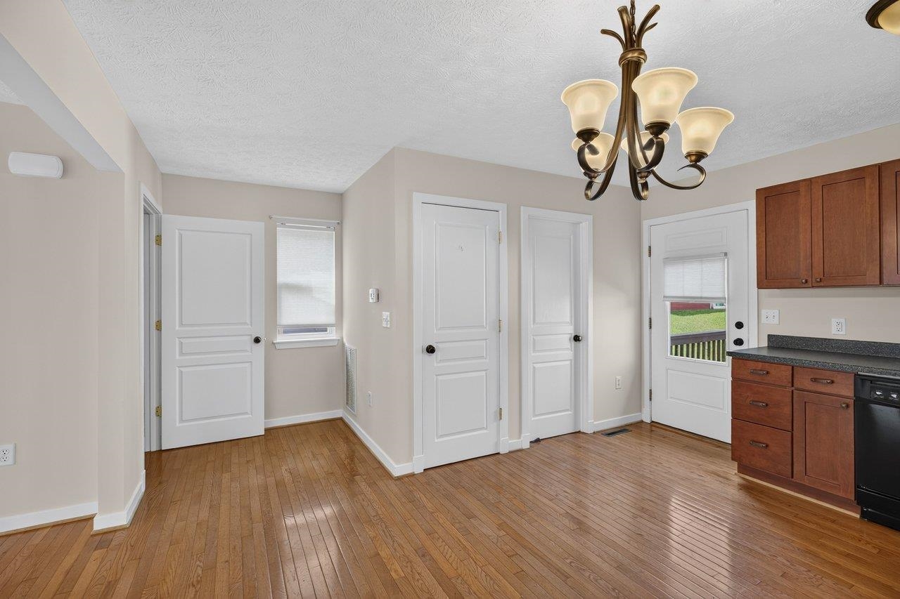 1233 FROST PL