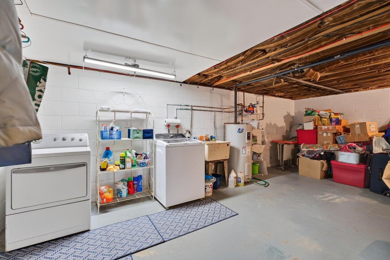 1222 WOODCREST CIR