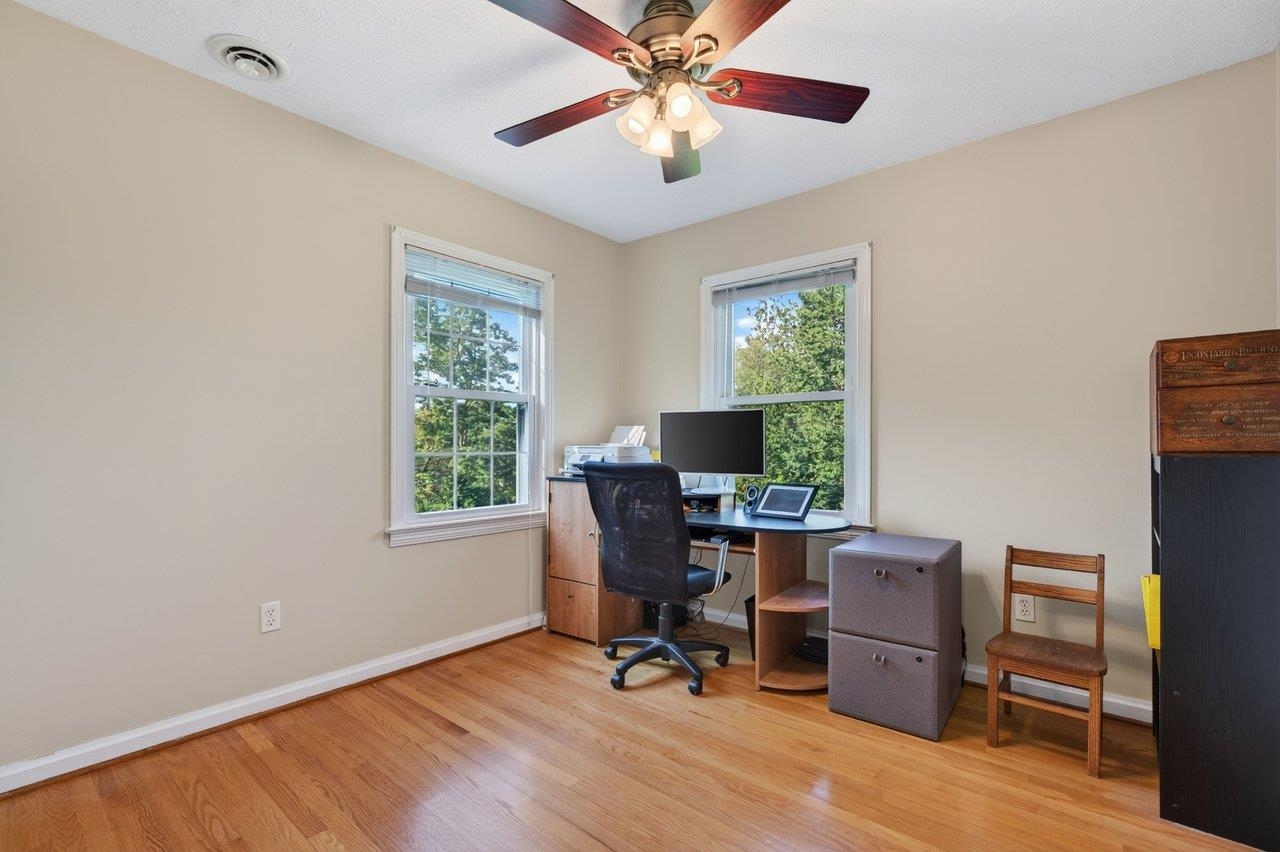 1222 WOODCREST CIR