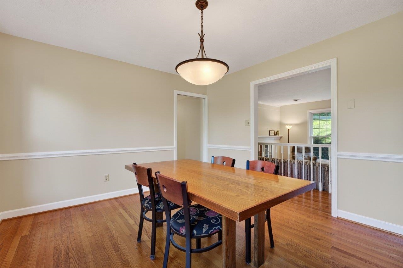 1222 WOODCREST CIR