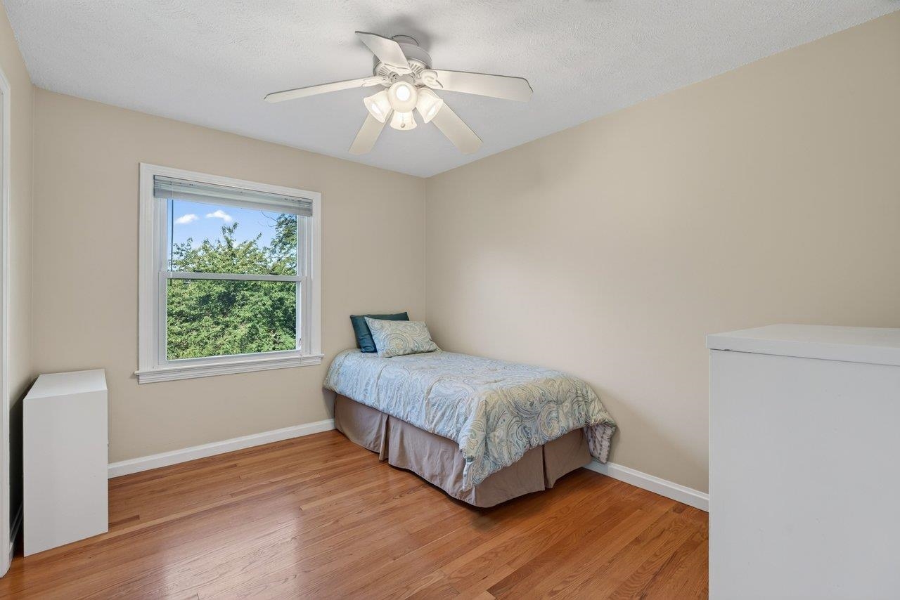 1222 WOODCREST CIR