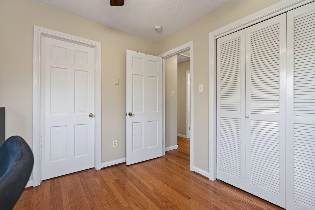 1222 WOODCREST CIR